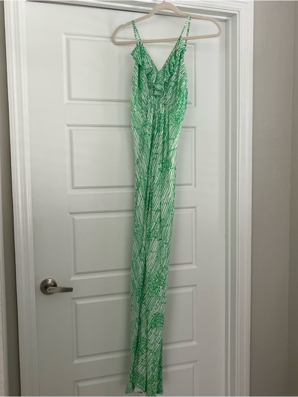 Vix Paula Hermanny Green and White Maxi Dress V-Neck and Spaghetti Straps